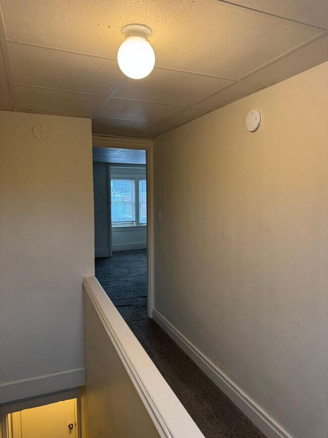 Building Photo - 1559 W King St