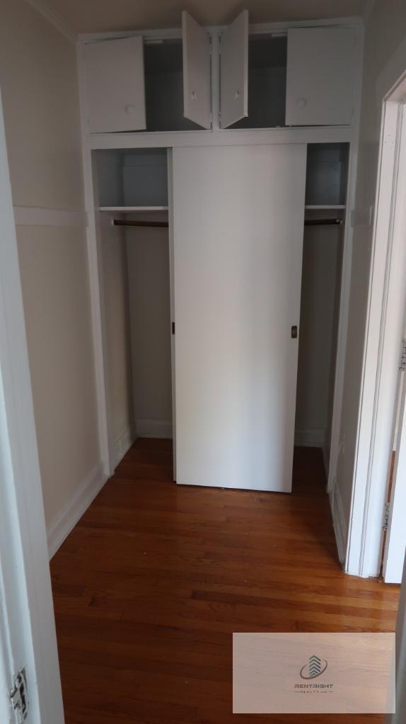 Building Photo - 1712 W Albion Ave