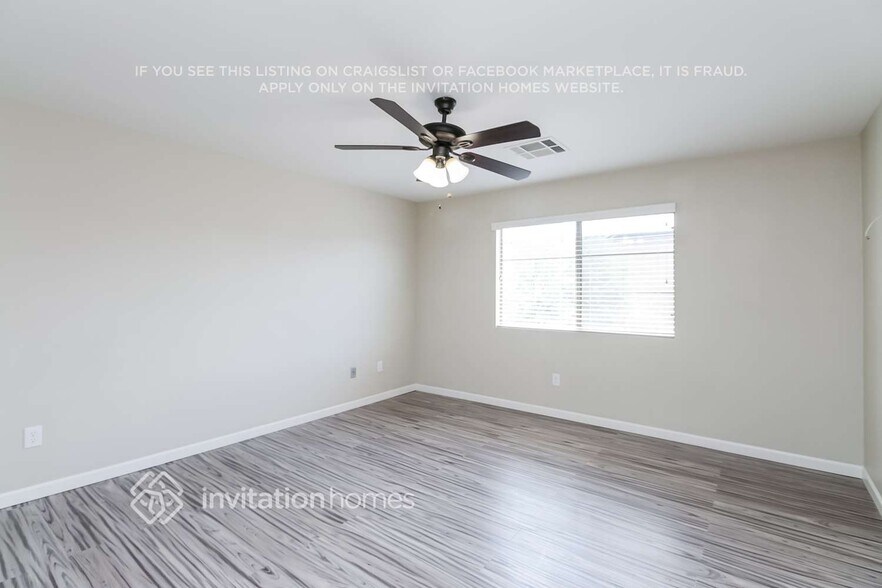 Building Photo - 1551 E Betsy Ln