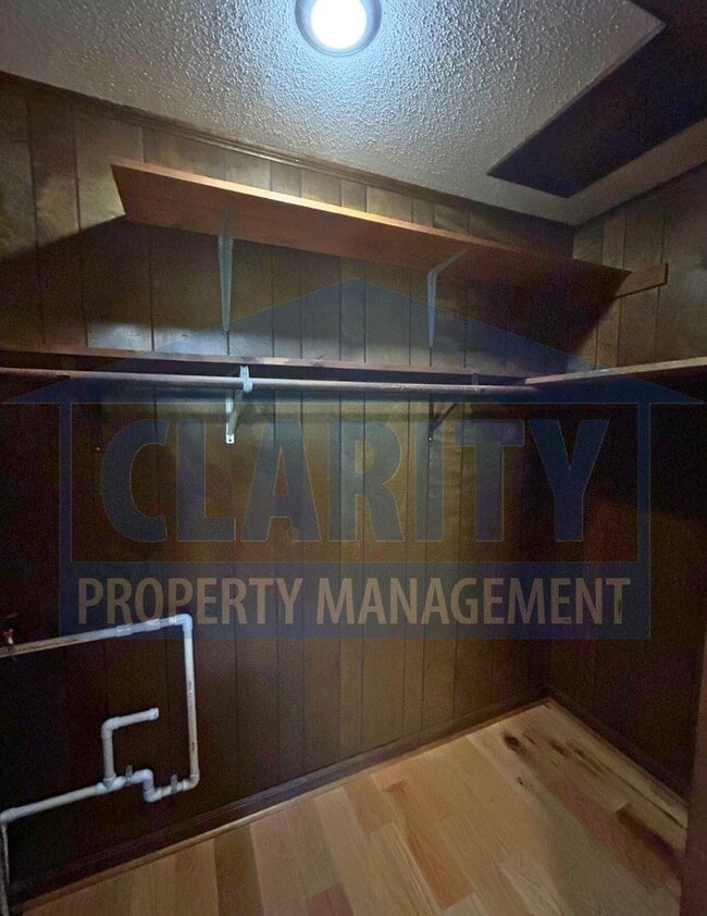 Building Photo - Charming two story home with garage and la...