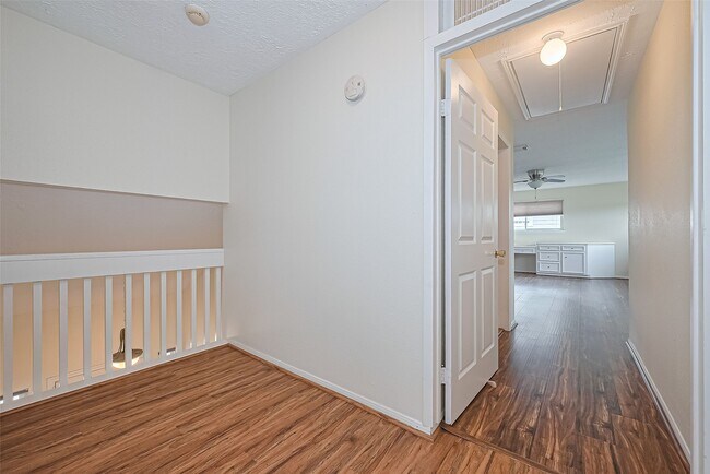 Building Photo - 14811 El Miranda Dr