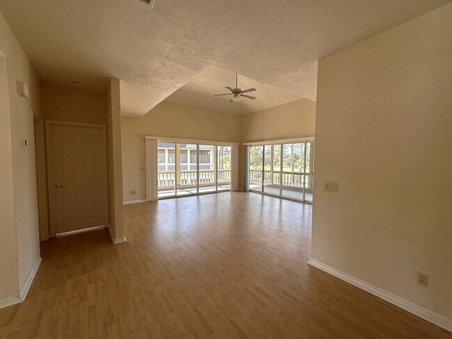 Building Photo - 2 Bedroom 2 Bath in Plantation Bay in Ormond Beach