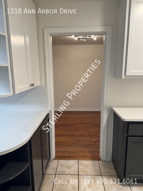 Building Photo - 1318 Ann Arbor Dr