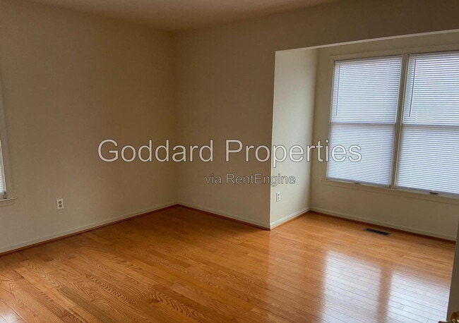 Building Photo - 10225 Club House Court