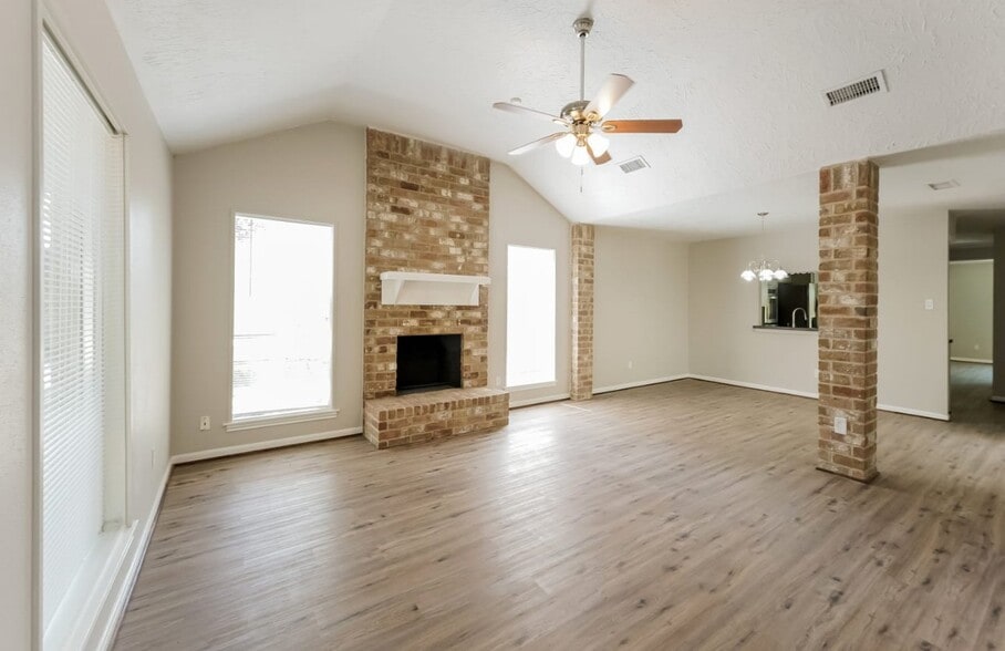 Building Photo - 3243 Cherry Springs Dr