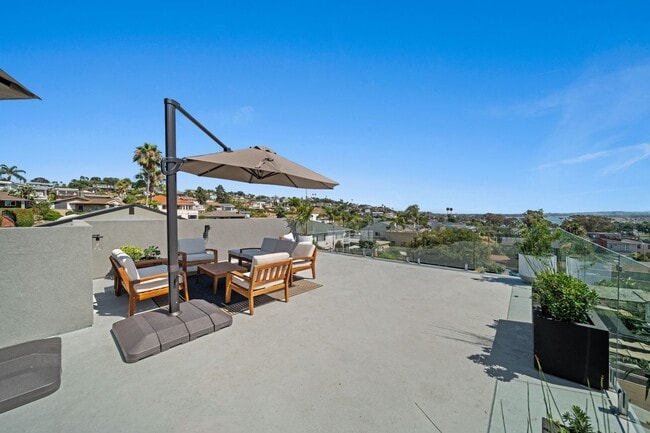 Building Photo - Stunning Fully Furnished New Build 2 Bed/2...