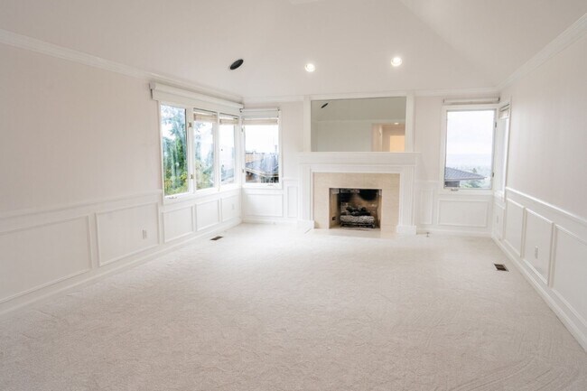 Building Photo - 4bd/3.75ba