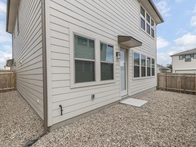 Building Photo - 9101 Garnet Dr