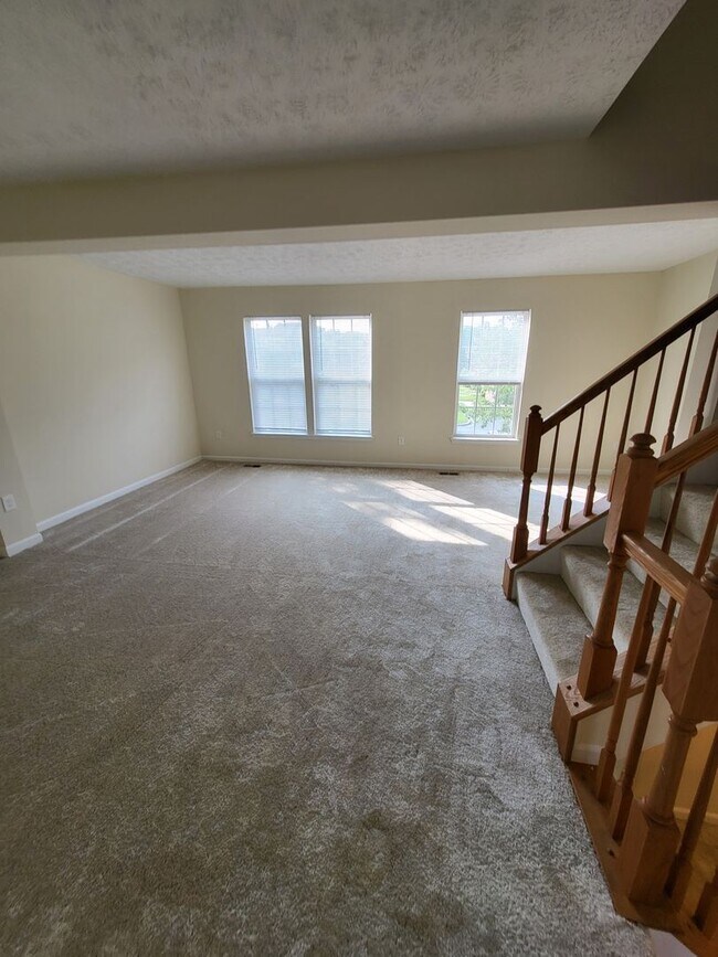 Building Photo - SPACIOUS 3-Level Townhome in Winston's Choice