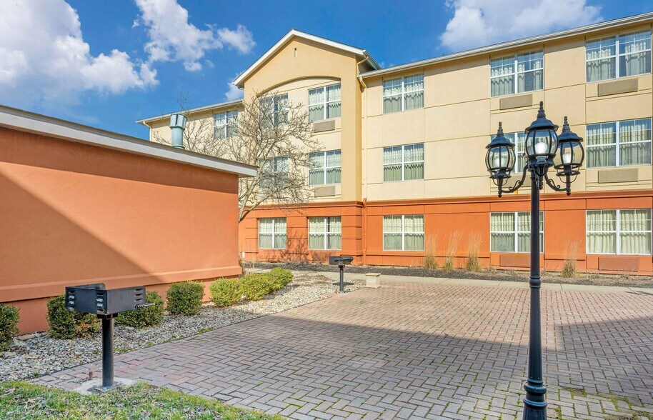 Building Photo - Furnished Studio-Columbus - Polaris