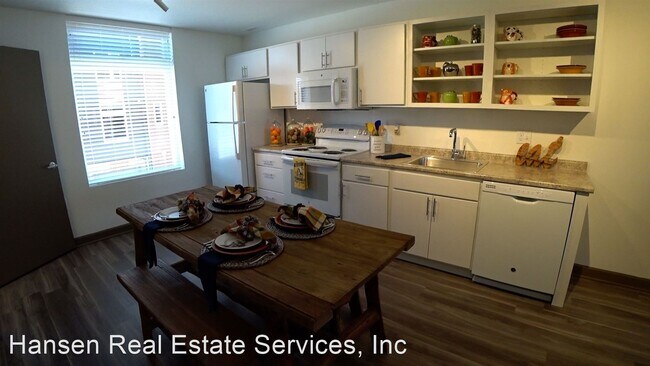 Building Photo - 708 SE 6th St