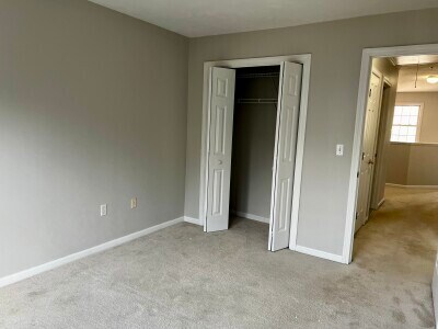Building Photo - 37 Village Dr