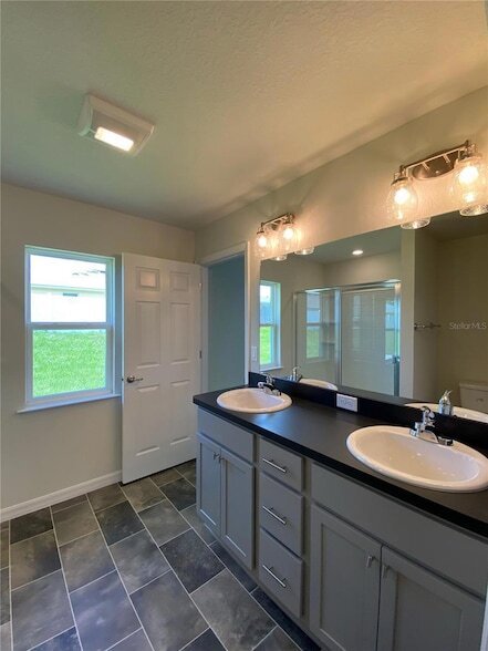 Building Photo - 8180 N Wakefield Dr