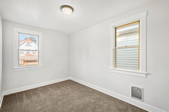 Building Photo - Stunning 3 bedroom home in Bon Air available September 1!