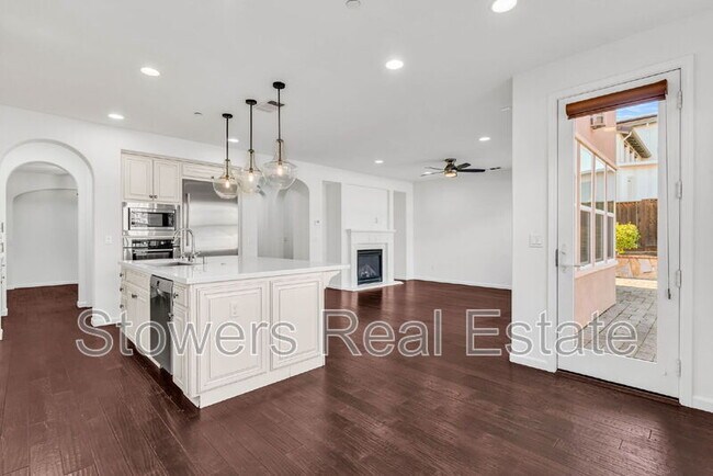 Building Photo - 3223 Carpenter Way