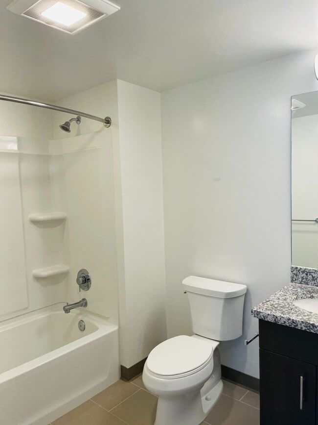 Building Photo - *PET FREINDLY* 3 Bedroom 2 Bathroom 1 Park...