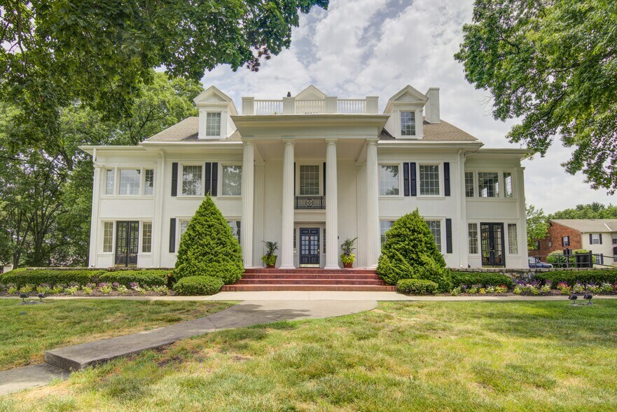 The Mansion 2905 S Lees Summit Rd Independence MO 64055 Apartment