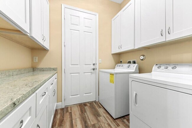 Building Photo - 2863 Bellarosa Circle