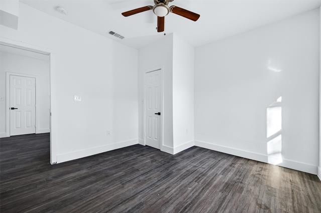 Building Photo - 710 E Lamar St