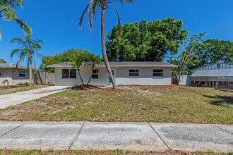 Building Photo - 3410 Aloha Dr