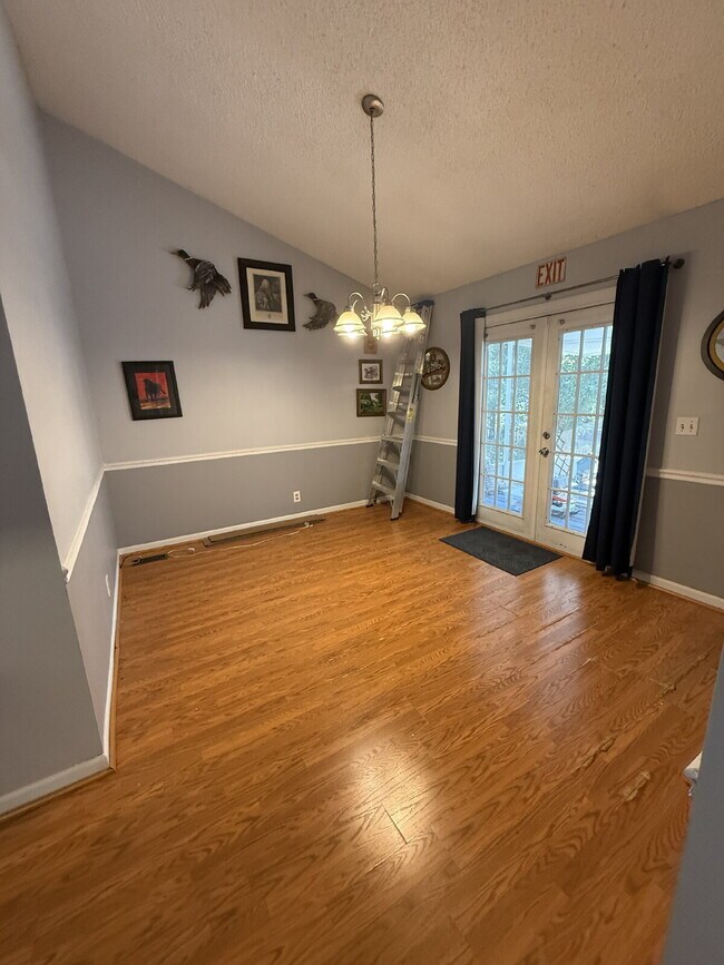 Building Photo - Single-Level 2 Bed, 2 Bath Duplex Near Percy Priest Lake with Lawn Care Included
