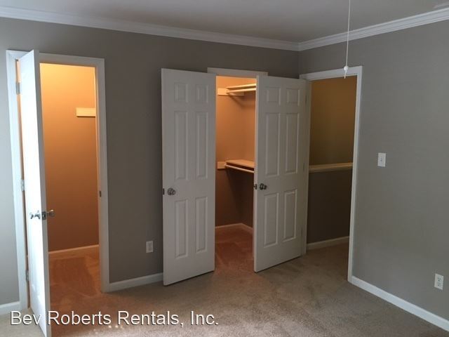 Building Photo - 2 br, 2.5 bath House - 4460 Roller Court
