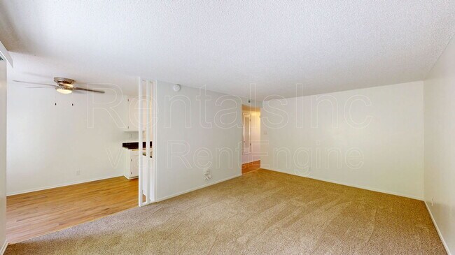 Building Photo - 827 Las Gallinas Ave