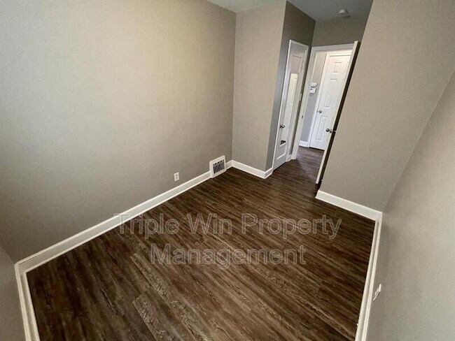 Building Photo - 1629 Talisman Ln