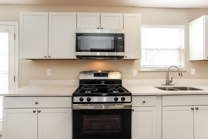 Building Photo - 2244 Waters Run