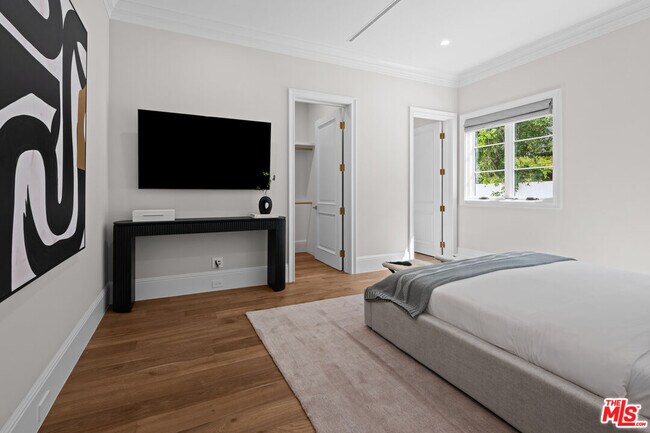 Building Photo - 616 N Alpine Dr