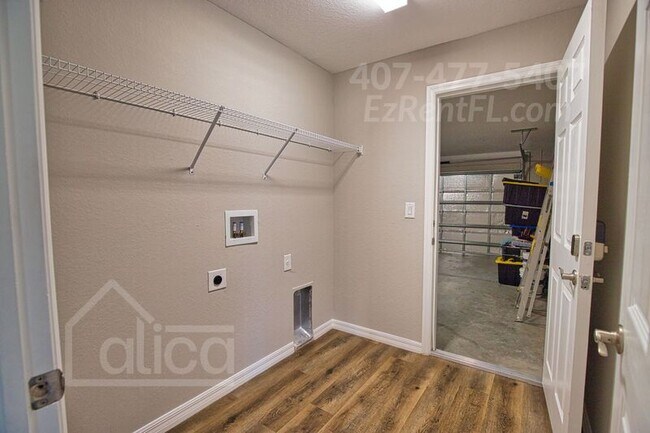 Building Photo - 121 Parish Dr