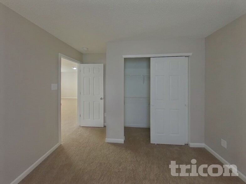 Building Photo - 2028 Dunsmore Ln