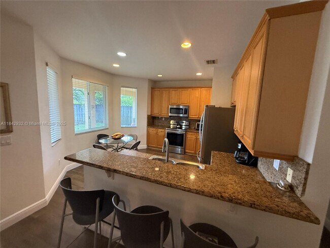 Building Photo - 7051 SW 162nd Ct