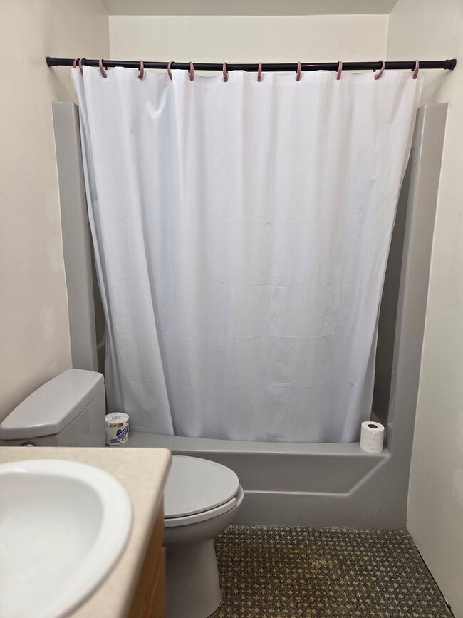 Building Photo - Quiet country rancher on large, secluded lot right at Route 1 and 288