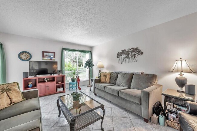 Building Photo - 425 Windrush Bay Dr