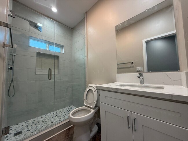 Building Photo - 4960 Rockford Dr