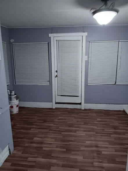 Building Photo - 657 Pine Hill St