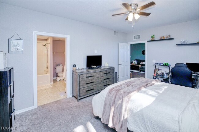 Building Photo - 1040 Hancock Creek S Blvd