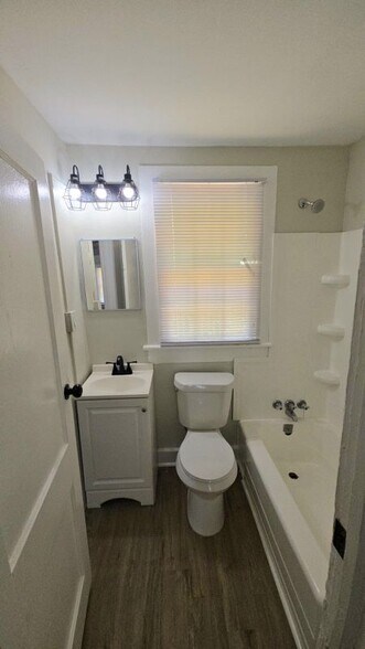 Building Photo - 4250 Ayers Rd