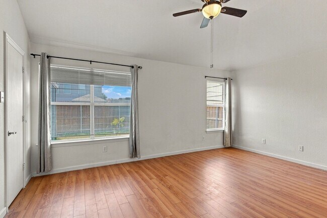 Building Photo - 616 Mustang Ct