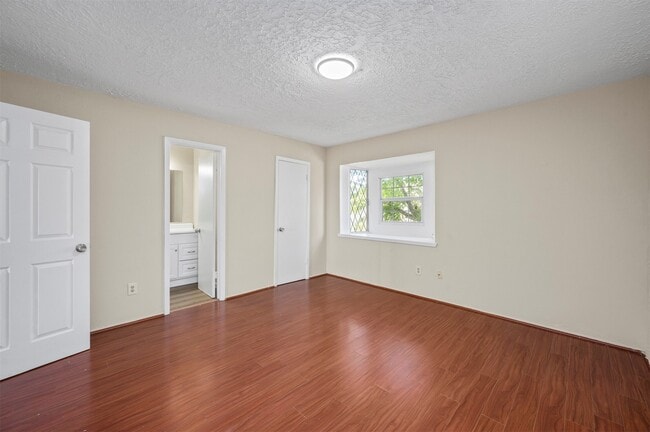 Building Photo - 7236 Crownwest St