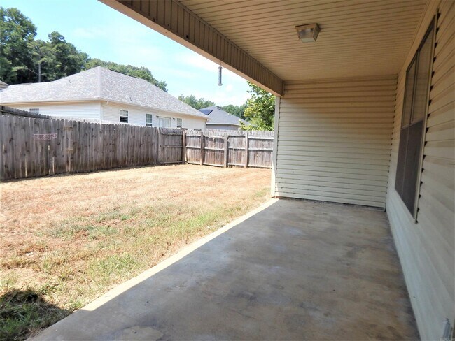 Building Photo - 451 Wisteria Dr