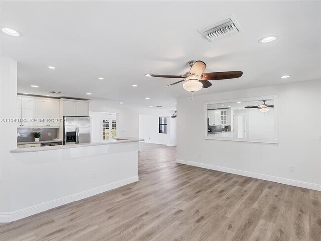 Building Photo - 8 SW 11th St