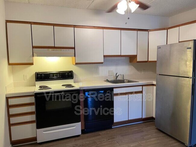 Building Photo - 1303 83rd Ave N