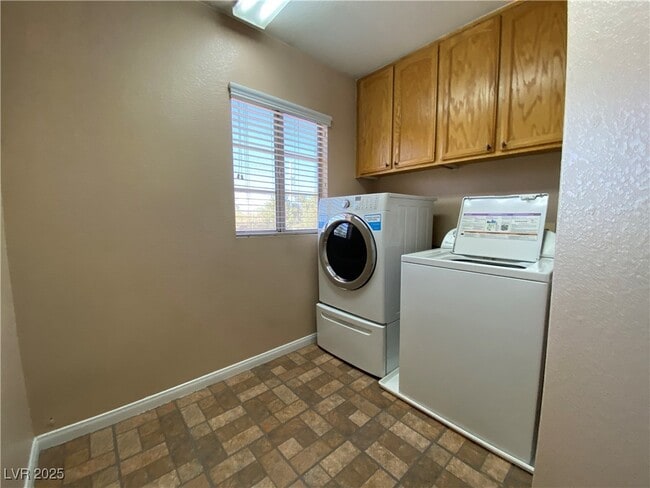 Building Photo - 2426 Antler Point Dr