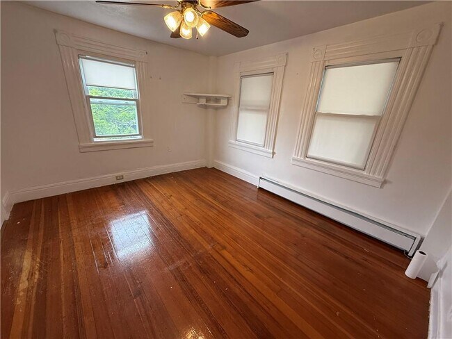 Building Photo - 604 Blackstone St