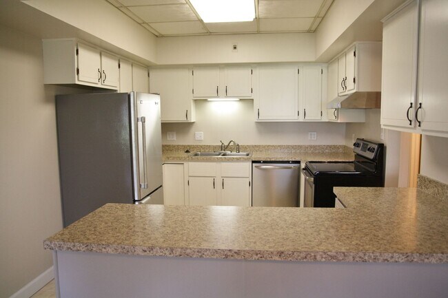 Building Photo - Three bedroom, two full bathrooms house in Enola