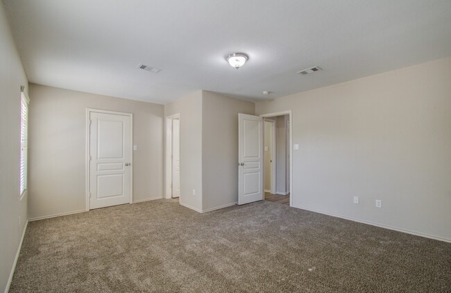 Building Photo - 16830 Mammoth Springs Dr