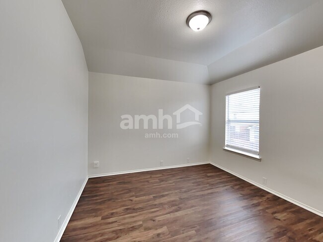 Building Photo - 2516 Aiken Ln