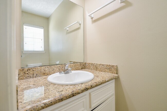 Building Photo - 2554 Hodges Bend Cir